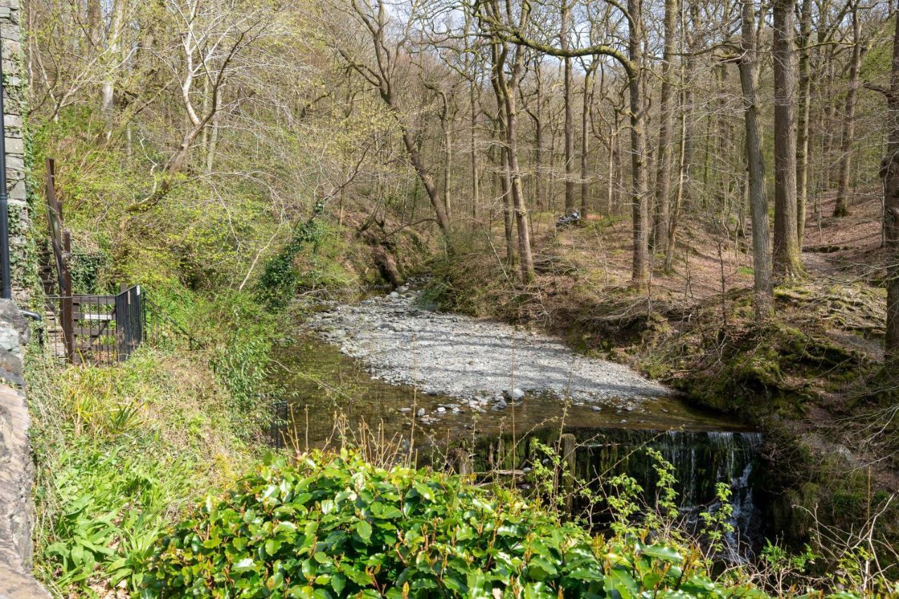 Tree Tops At The Falls - Great For Families, Central Location With Parking Ambleside Exterior photo